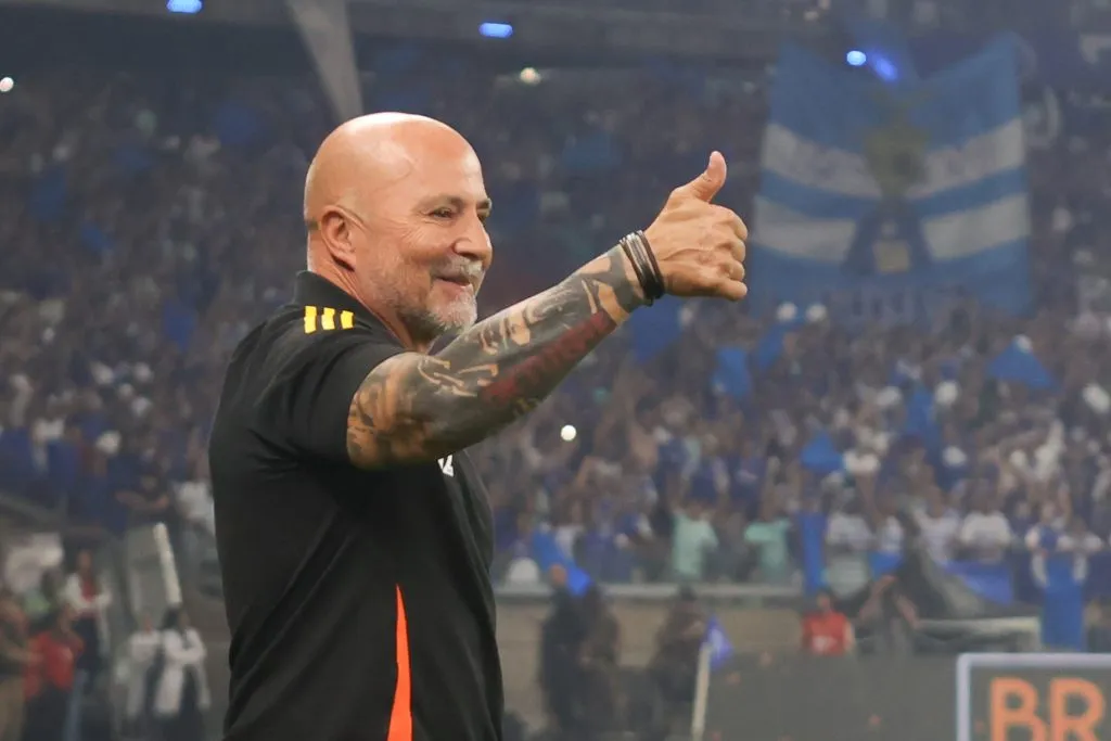 MG – BELO HORIZONTE – 11/09/2025 – COPA DO BRASIL 2025, CRUZEIRO X ATLETICO-MG – Jorge Sampaoli tecnico do Atletico-MG durante partida contra o Cruzeiro no estadio Mineirao pelo campeonato Copa Do Brasil 2025. Foto: Gilson Lobo/AGIF