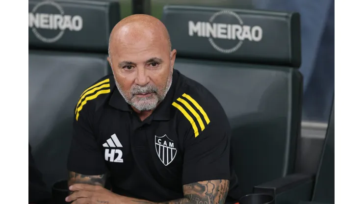 MG - BELO HORIZONTE - 11/09/2025 - COPA DO BRASIL 2025, CRUZEIRO X ATLETICO-MG - Jorge Sampaoli tecnico do Atletico-MG durante partida contra o Cruzeiro no estadio Mineirao pelo campeonato Copa Do Brasil 2025. Foto: Gilson Lobo/AGIF