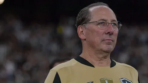 John Textor é alvo de protestos na Bélgica