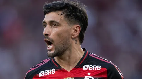 RJ – RIO DE JANEIRO – 31/08/2025 – BRASILEIRO A 2025, FLAMENGO X GREMIO – Arrascaeta jogador do Flamengo comemora seu gol durante partida contra o Gremio no estadio Maracana pelo campeonato Brasileiro A 2025. Foto: Jorge Rodrigues/AGIF
