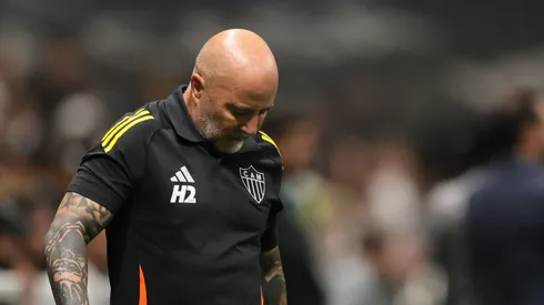 Sampaoli em Atlético-MG x Santos pelo Brasileirão 2025. Foto: Gilson Lobo/AGIF