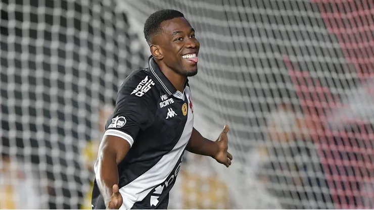 RJ - RIO DE JANEIRO - 14/09/2025 - BRASILEIRO A 2025, VASCO X CEARA - Cuesta jogador do Vasco comemora seu gol durante partida contra o Ceara no estadio Sao Januario pelo campeonato Brasileiro A 2025. Foto: Thiago Ribeiro/AGIF