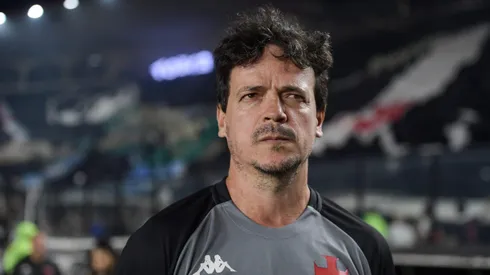 Fernando Diniz voltou a sofrer com problemas defensivos em Vasco x Ceará. Foto: AGIF