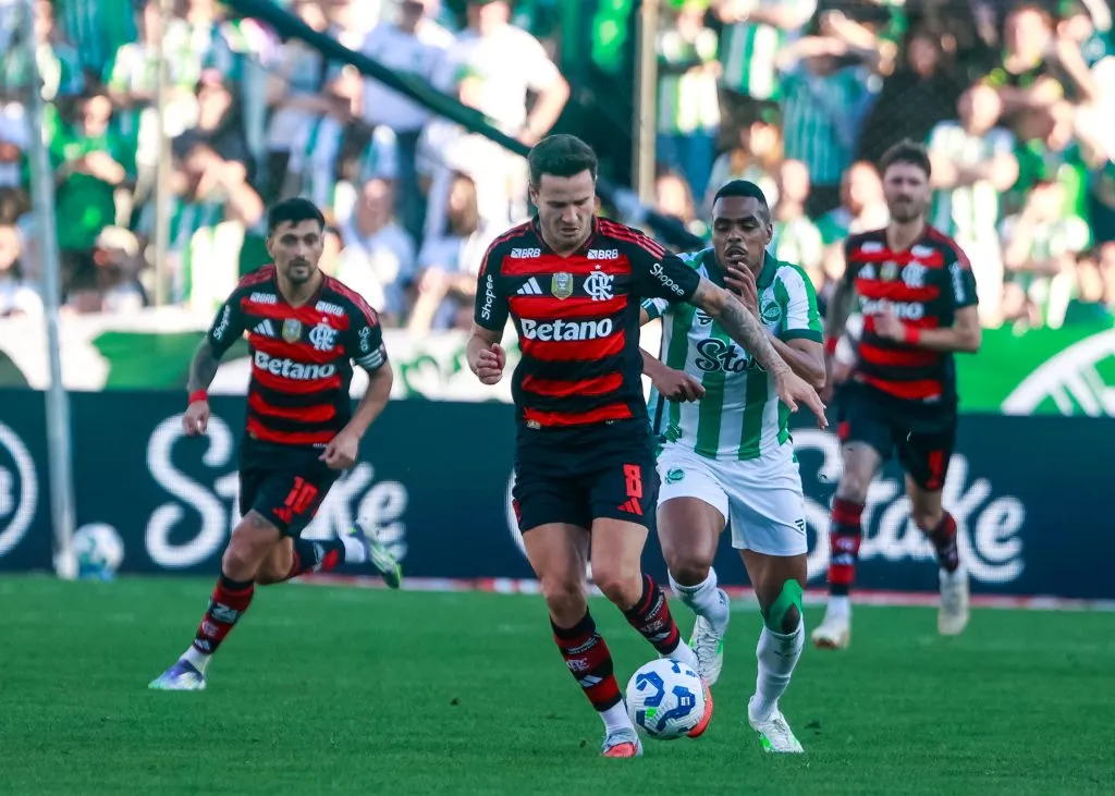 RS – CAXIAS DO SUL – 14/09/2025 – BRASILEIRO A 2025, JUVENTUDE X FLAMENGO – Saul jogador do Flamengo durante partida contra o Juventude no estadio Alfredo Jaconi pelo campeonato Brasileiro A 2025. Foto: Luiz Erbes/AGIF