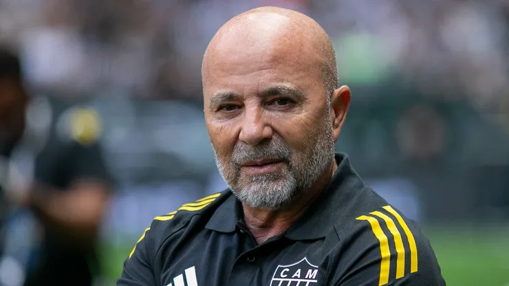 MG - BELO HORIZONTE - 14/09/2025 - BRASILEIRO A 2025, ATLETICO-MG X SANTOS - Sampaoli tecnico do Santos durante partida contra o Atletico-MG no estadio Arena MRV pelo campeonato Brasileiro A 2025. Foto: Fernando Moreno/AGIF