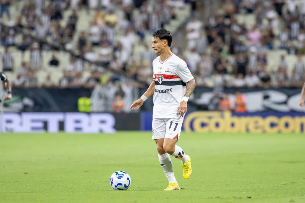 Ferreirinha atuando pelo São Paulo em 2025 –  Foto: Baggio Rodrigues/AGIF