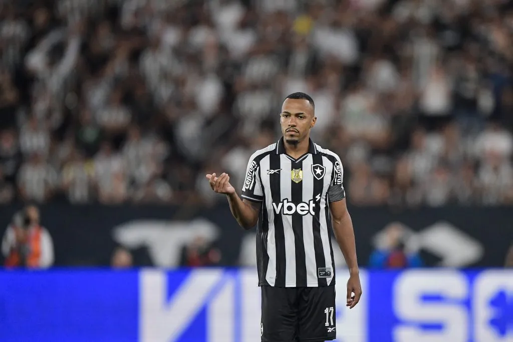 Marlon Freitas jogador do Botafogo durante partida contra o Vasco – Foto: Thiago Ribeiro/AGIF