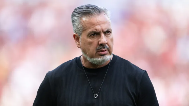 Jose Boto diretor de futebol do Flamengo durante partida contra o Gremio no estadio Maracana pelo campeonato Brasileiro A 2025. Foto: Jorge Rodrigues/AGIF