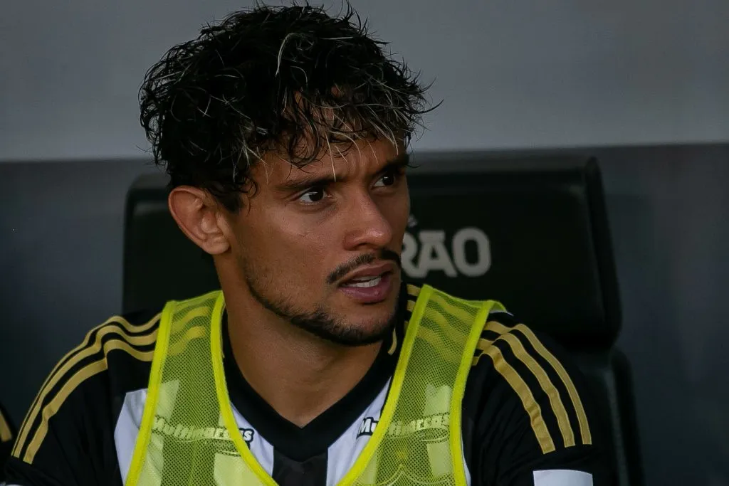 MG – BELO HORIZONTE – 20/04/2025 – BRASILEIRO A 2025, ATLETICO-MG X BOTAFOGO – Gustavo Scarpa jogador do Atletico-MG durante partida contra o Botafogo no estadio Mineirao pelo campeonato Brasileiro A 2025. Foto: Fernando Moreno/AGIF