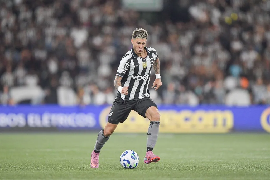 RJ – RIO DE JANEIRO – 11/09/2025 – COPA DO BRASIL 2025, BOTAFOGO X VASCO – Mateo Ponte jogador do Botafogo durante partida contra o Vasco no estadio Engenhao pelo campeonato Copa Do Brasil 2025. Foto: Thiago Ribeiro/AGIF