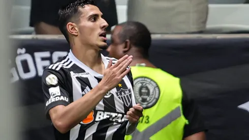 MG – BELO HORIZONTE – 22/09/2024 – BRASILEIRO A 2024, ATLETICO-MG X BRAGANTINO – Cadu jogador do Atletico-MG comemora seu gol durante partida contra o Bragantino no estadio Arena MRV pelo campeonato Brasileiro A 2024. Foto: Gilson Lobo/AGIF
