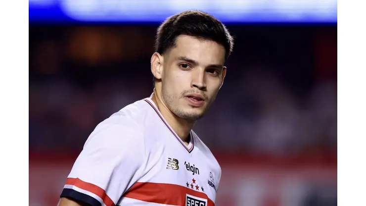 Bobadilla durante confronto contra o Fortaleza no Brasileirão 2025.