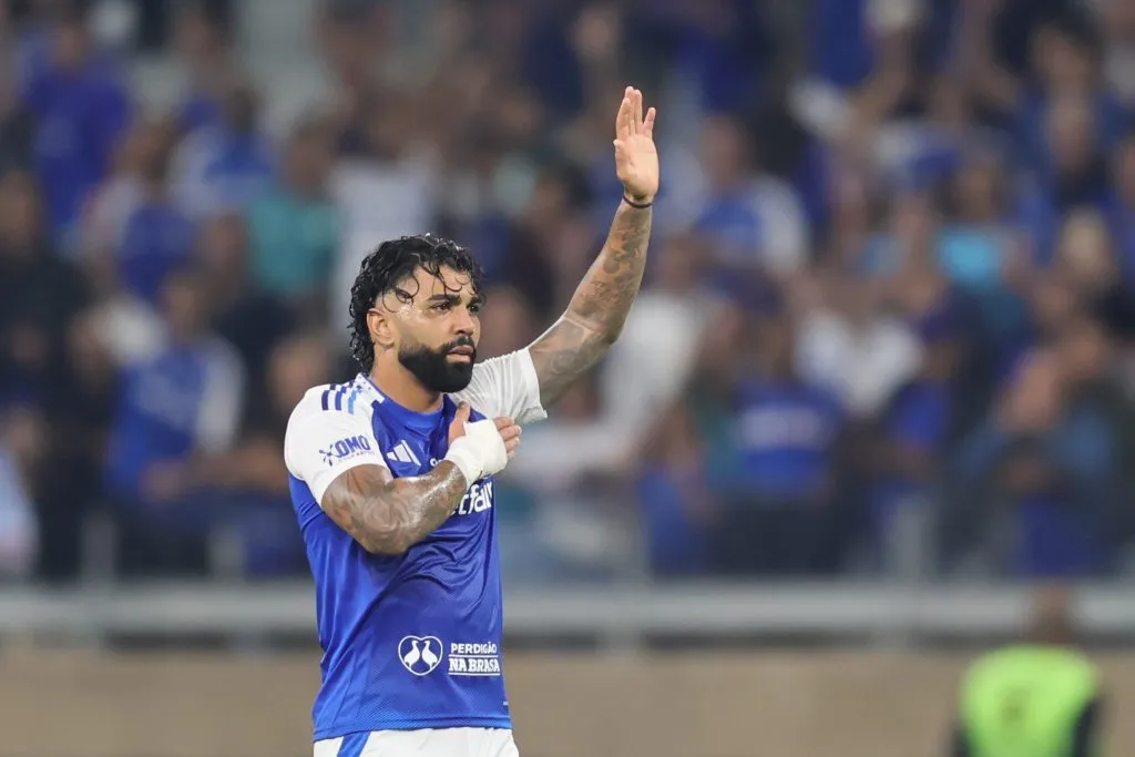 Gabigol jogador do Cruzeiro é ovacionado no Mineirão. Foto: Gilson Lobo/AGIF
