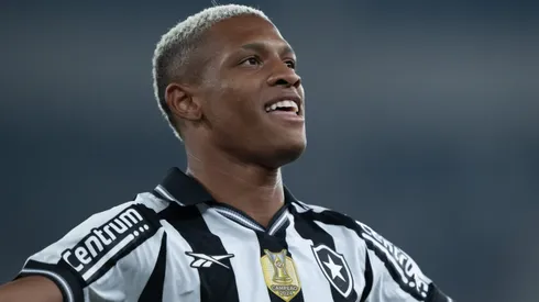 Danilo na comemoração de seu gol pelo Botafogo contra o RB Bragantino