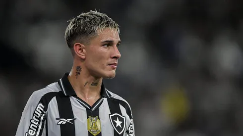 Mateo Ponte continuará no Botafogo.