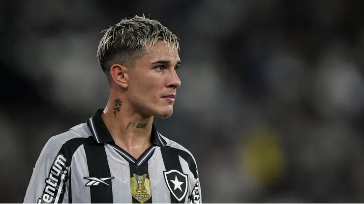 Mateo Ponte continuará no Botafogo.