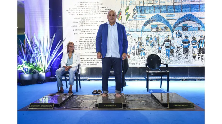 RS - FUTEBOL/ANIVERSARIO GREMIO 122 ANOS - ESPORTES - Gremio homenageia os ex-atletas Marianita, Acre e Carlos Miguel com a calada da fama dentro das festividades dos 122 anos de historia do Gremio Foot-Ball Porto Alegrense. FOTO: LUCAS UEBEL/GREMIO FBPA