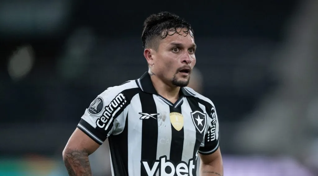Artur está fora de Botafogo x Galo – Foto: Jorge Rodrigues/AGIF.