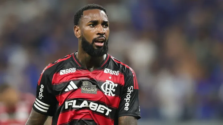 MG - BELO HORIZONTE - 04/05/2025 - BRASILEIRO A 2025, CRUZEIRO X FLAMENGO - Gerson jogador do Cruzeiro durante partida contra o Flamengo no estadio Mineirao pelo campeonato Brasileiro A 2025. Foto: Gilson Lobo/AGIF