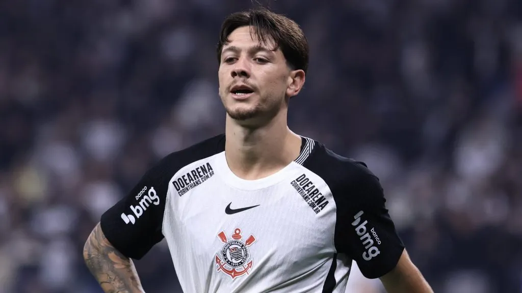 Garro, meia do Corinthians. Foto: Marcello Zambrana/AGIF