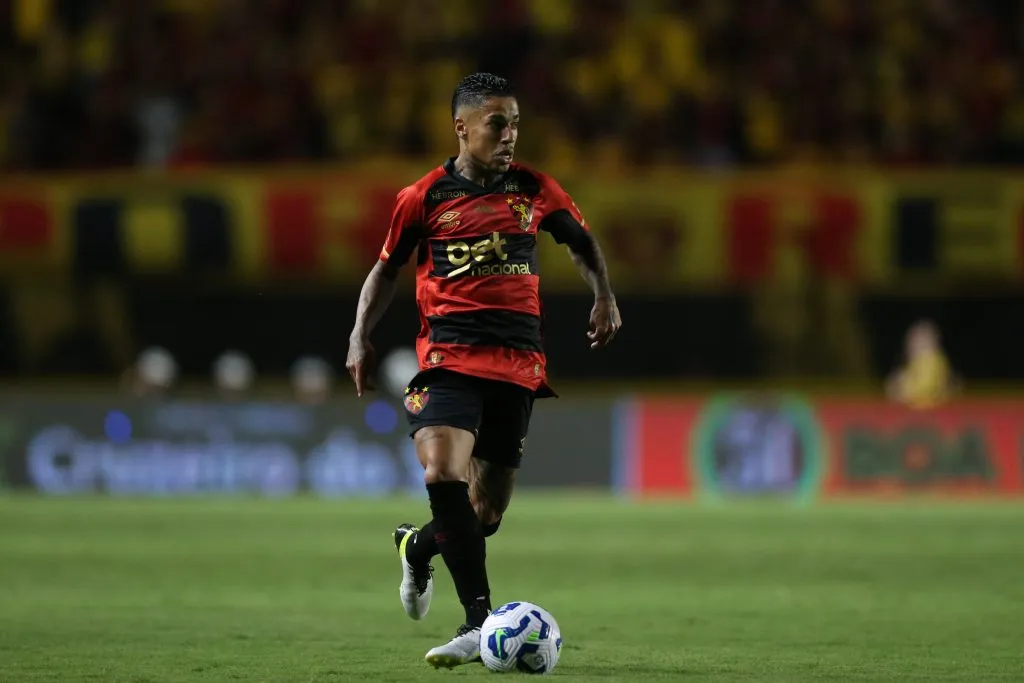 Matheusinho, jogador do Sport. Foto: Marlon Costa/AGIF