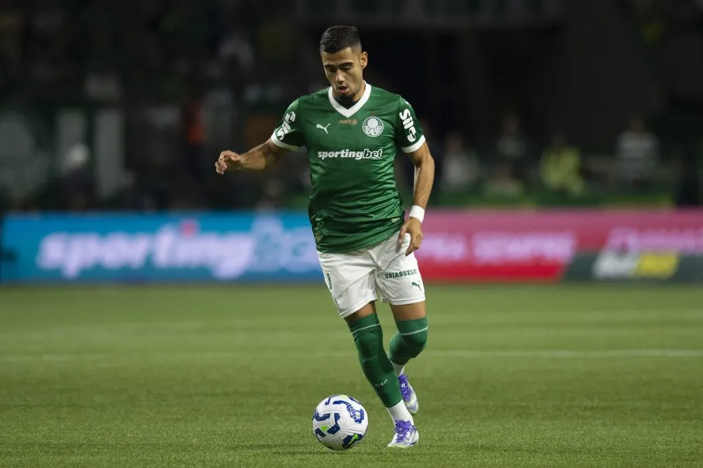 Andreas Pereira jogador do Palmeiras durante partida contra o Internacional – Foto: Anderson Romao/AGIF