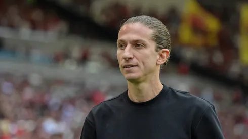 Filipe Luís técnico do Flamengo durante partida contra o Grêmio no estádio Maracanã pelo campeonato Brasileiro A 2025. Foto: Thiago Ribeiro/AGIF
