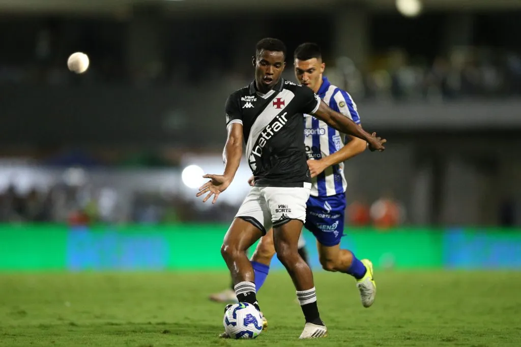 Será Thiago Mendes o substituto de Jair? Foto: Marlon Costa/AGIF