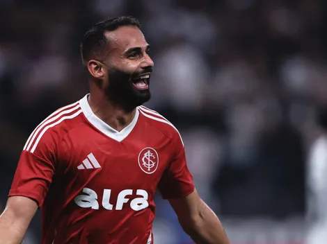 Thiago Maia, do Internacional, é homenageado em Porto Alegre