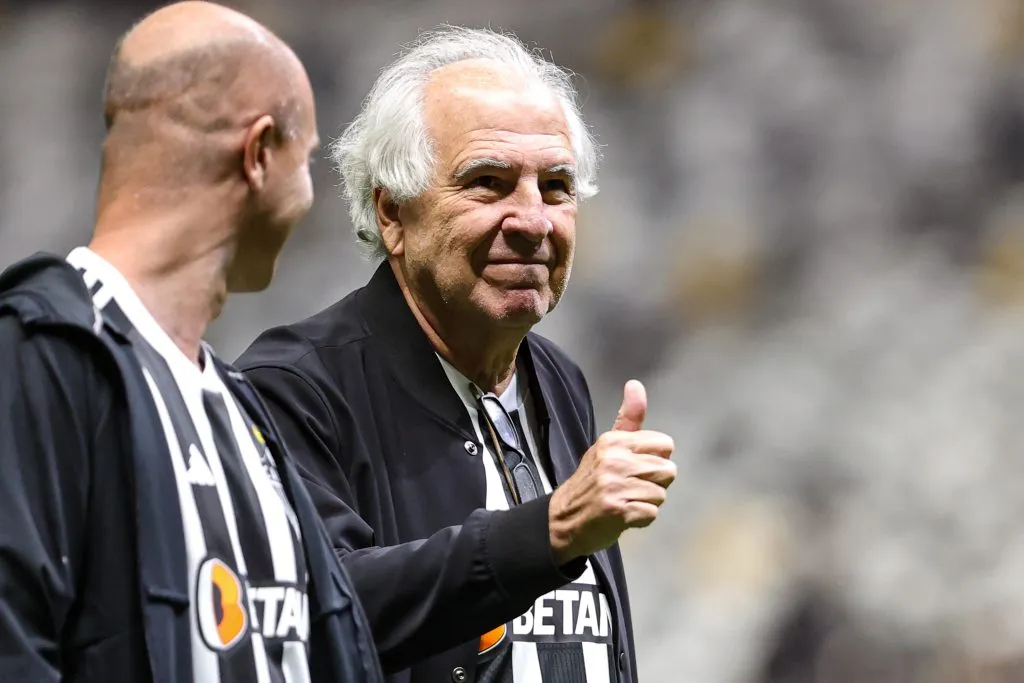 MG – BELO HORIZONTE – 03/07/2024 – BRASILEIRO A 2024, ATLETICO-MG X FLAMENGO – Rubens Menin socio Majoritario  da Galo Holding (SAF do Atletico) do Atletico-MG durante partida contra o Flamengo no estadio Arena MRV pelo campeonato Brasileiro A 2024. Foto: Gilson Lobo/AGIF