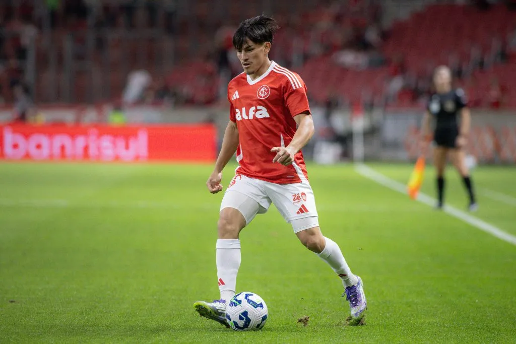 Bernabei retorna após cumprir suspensão. Foto: Maxi Franzoi/AGIF