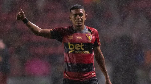 Igor Carius jogador do Sport durante partida contra o Ceara no estadio Ilha do Retiro pelo campeonato Copa Do Nordeste 2025. Foto: Rafael Vieira/AGIF