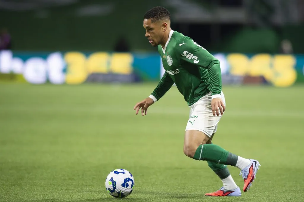 Vitor Roque atuando no Palmeiras Foto: Anderson Romao/AGIF