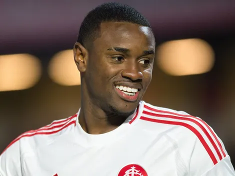 Felipe Melo pede Ricardo Mathias no banco do Internacional