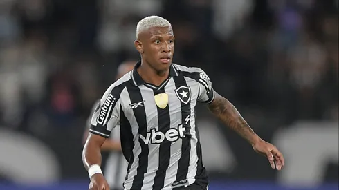 RJ – RIO DE JANEIRO – 14/08/2025 – COPA LIBERTADORES 2025, BOTAFOGO X LDU – Danilo jogador do Botafogo durante partida contra o LDU no estadio Engenhao pelo campeonato Copa Libertadores 2025. Foto: Thiago Ribeiro/AGIF