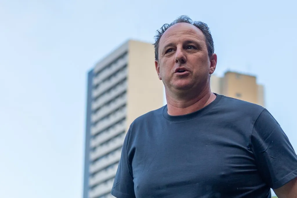 PE – RECIFE – 02/08/2025 – BRASILEIRO A 2025, SPORT X BAHIA – Rogerio Ceni tecnico do Bahia durante partida contra o Sport no estadio Ilha do Retiro pelo campeonato Brasileiro A 2025. Foto: Rafael Vieira/AGIF