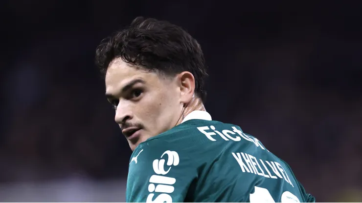 Khellven teve lesão no Palmeiras.