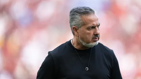 José Boto diretor de futebol do Flamengo durante partida contra o Grêmio no estádio Maracanã pelo campeonato Brasileiro A 2025. Foto: Jorge Rodrigues/AGIF