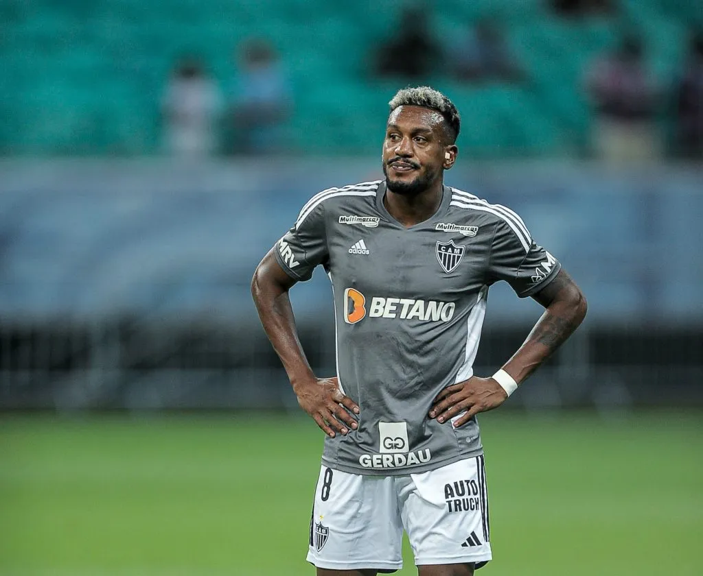 BA – SALVADOR – 06/12/2023 – BRASILEIRO A 2023, BAHIA X ATLETICO-MG – Edenilson jogador do Atletico-MG durante aquecimento antes da partida contra o Bahia no estadio Arena Fonte Nova pelo campeonato Brasileiro A 2023. Foto: Jhony Pinho/AGIF