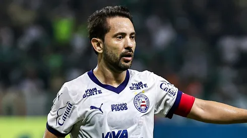 Everton Ribeiro durante confronto contra o Palmeiras no Brasileirão de 2025. Foto: Fabio Giannelli/AGIF