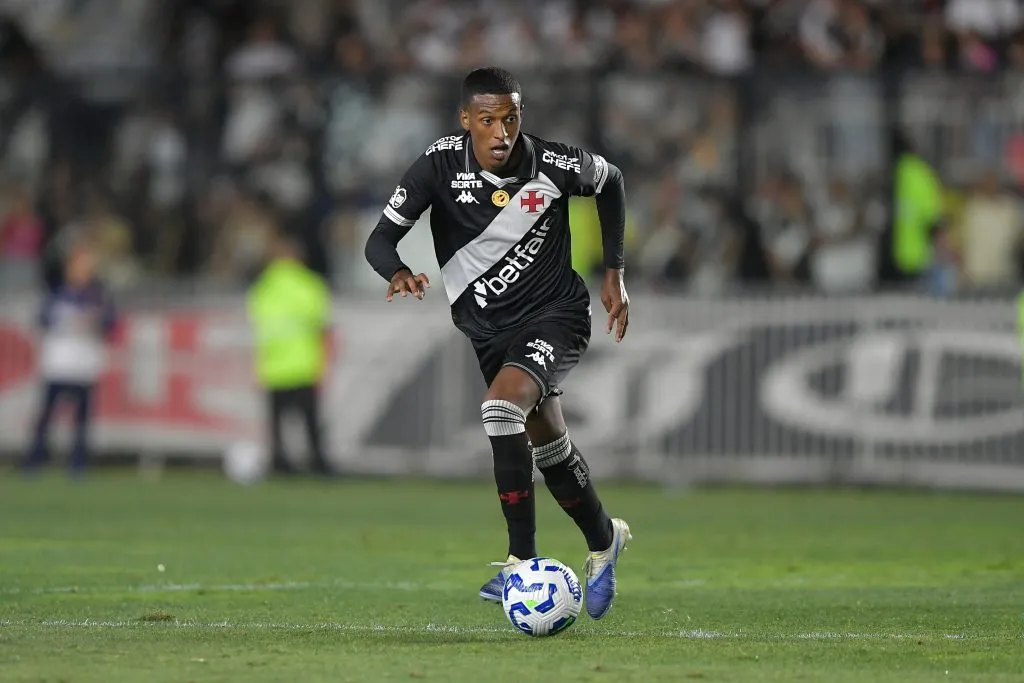 Robert Renan jogador do Vasco durante partida contra o Ceará pelo campeonato Brasileiro A 2025. Foto: Thiago Ribeiro/AGIF