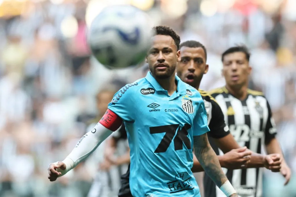 Neymar jogador do Santos durante partida contra o Atlético-MG – Gilson Lobo/AGIF