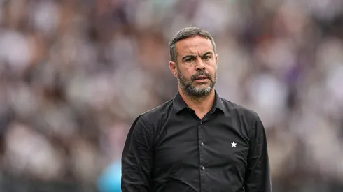 RJ – RIO DE JANEIRO – 08/12/2024 – BRASILEIRO A 2024, BOTAFOGO X SAO PAULO – Artur Jorge tecnico do Botafogo durante partida contra o Sao Paulo no estadio Engenhao pelo campeonato Brasileiro A 2024. Foto: Thiago Ribeiro/AGIF
