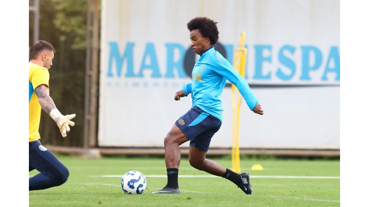 Willian, meia do Grêmio, só tem uma derrota em estreias
