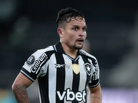 Torcida do Botafogo ironiza desfalque de Artur