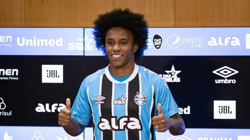 Willian pode estrear contra o Internacional.