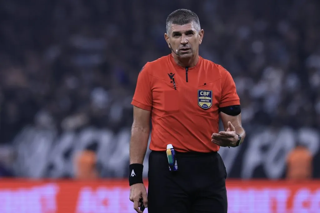 Confrontos entre os gigantes gaúchos, quando comandados por Marcelo de Lima Henrique, costumam ser equilibrados. Foto: Marcello Zambrana/AGIF