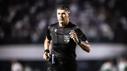 Marcelo de Lima Henrique comandará Internacional x Grêmio. Foto: Abner Dourado/AGIF