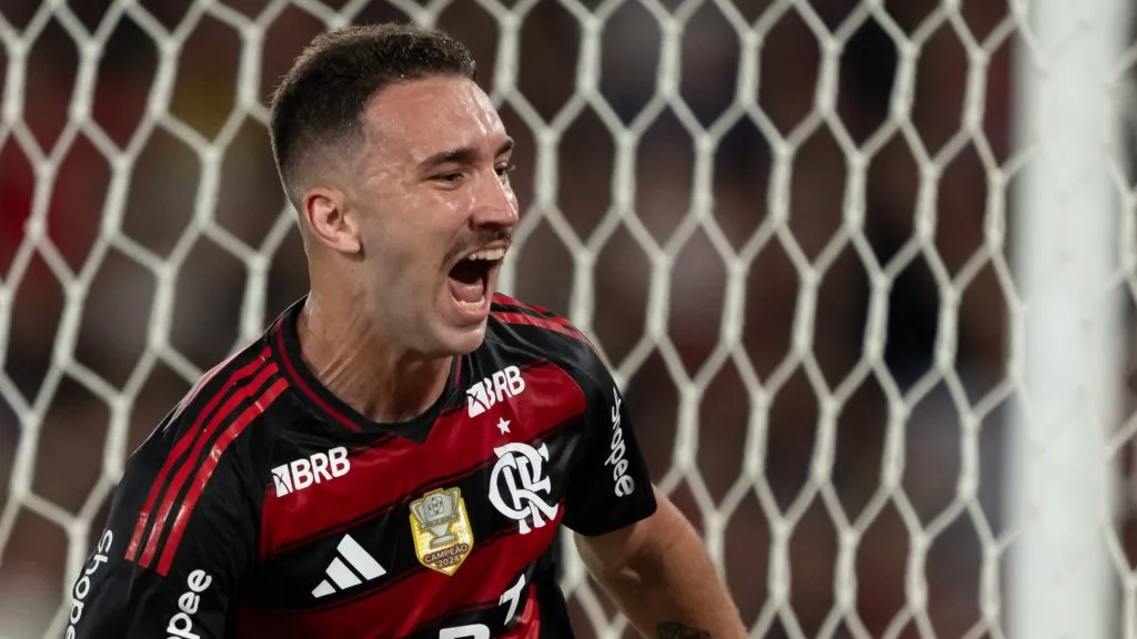 Léo Ortiz comemorando gol pelo Flamengo. Foto: Jorge Rodrigues/AGIF