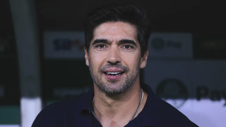 Abel Ferreira tecnico do Palmeiras durante partida contra o Fortaleza no estadio Arena Allianz Parque pelo campeonato Brasileiro A 2025. Foto: Ettore Chiereguini/AGIF